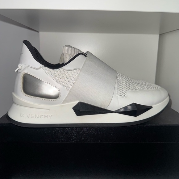 Black and white Givenchy sneakers - Picture 1 of 5